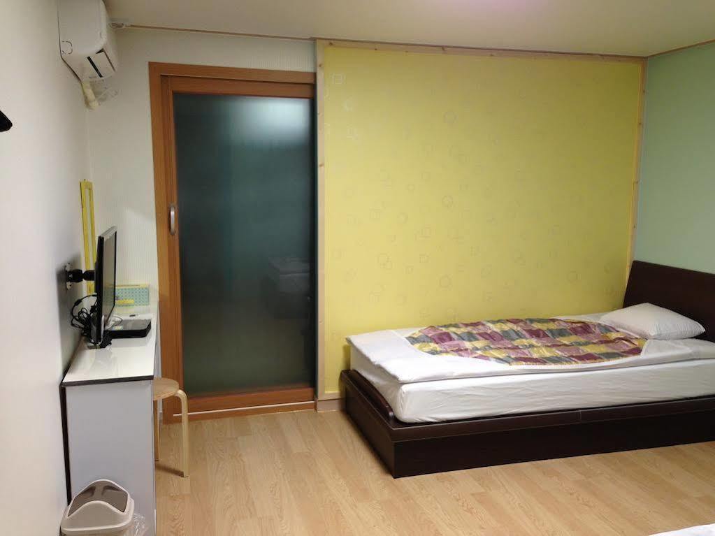 J-Honor Guesthouse Сеул Экстерьер фото